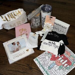 BRIDAL BUNDLE!!!! Cute gifts to give to someone who just got engaged!!